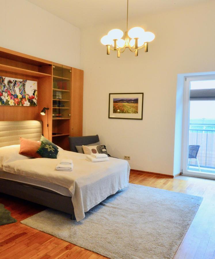 Charming With Balcony In Hip & Trendy Margareten Viena Exterior foto